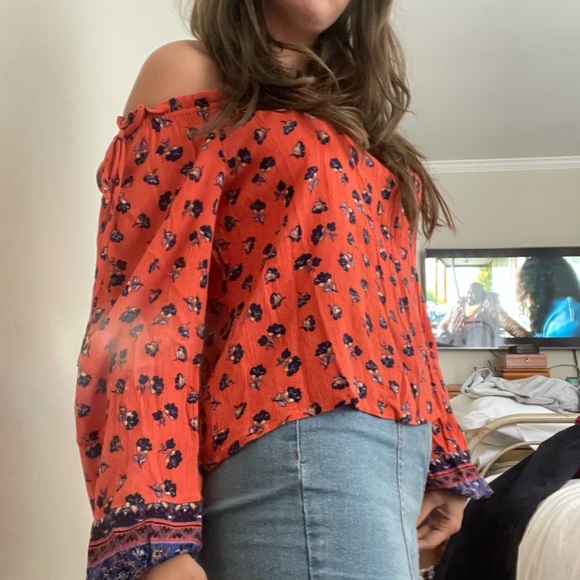 Chloe & Katie XS Off the shoulder top - Picture 1 of 3